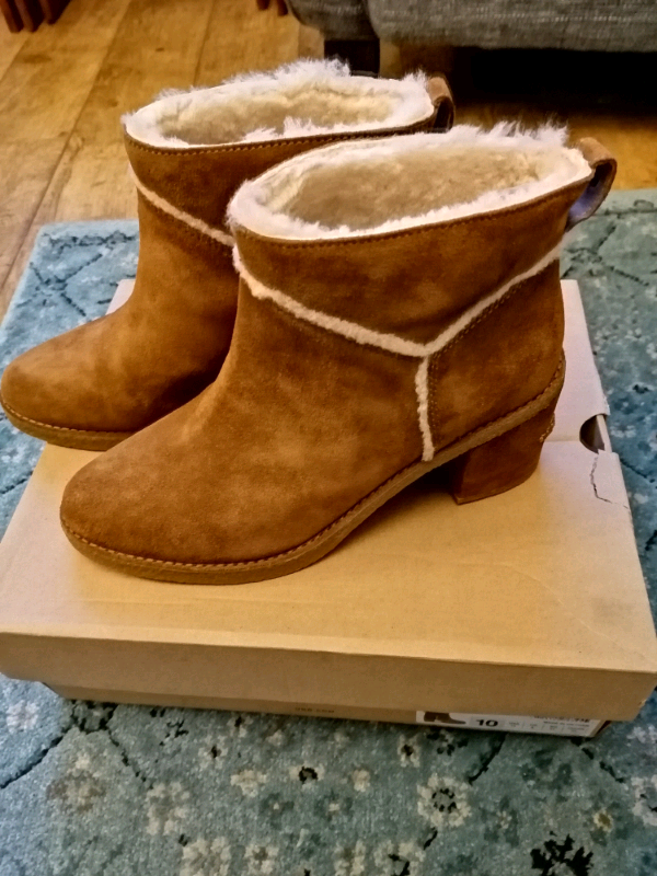 ugg boots size 8 womens